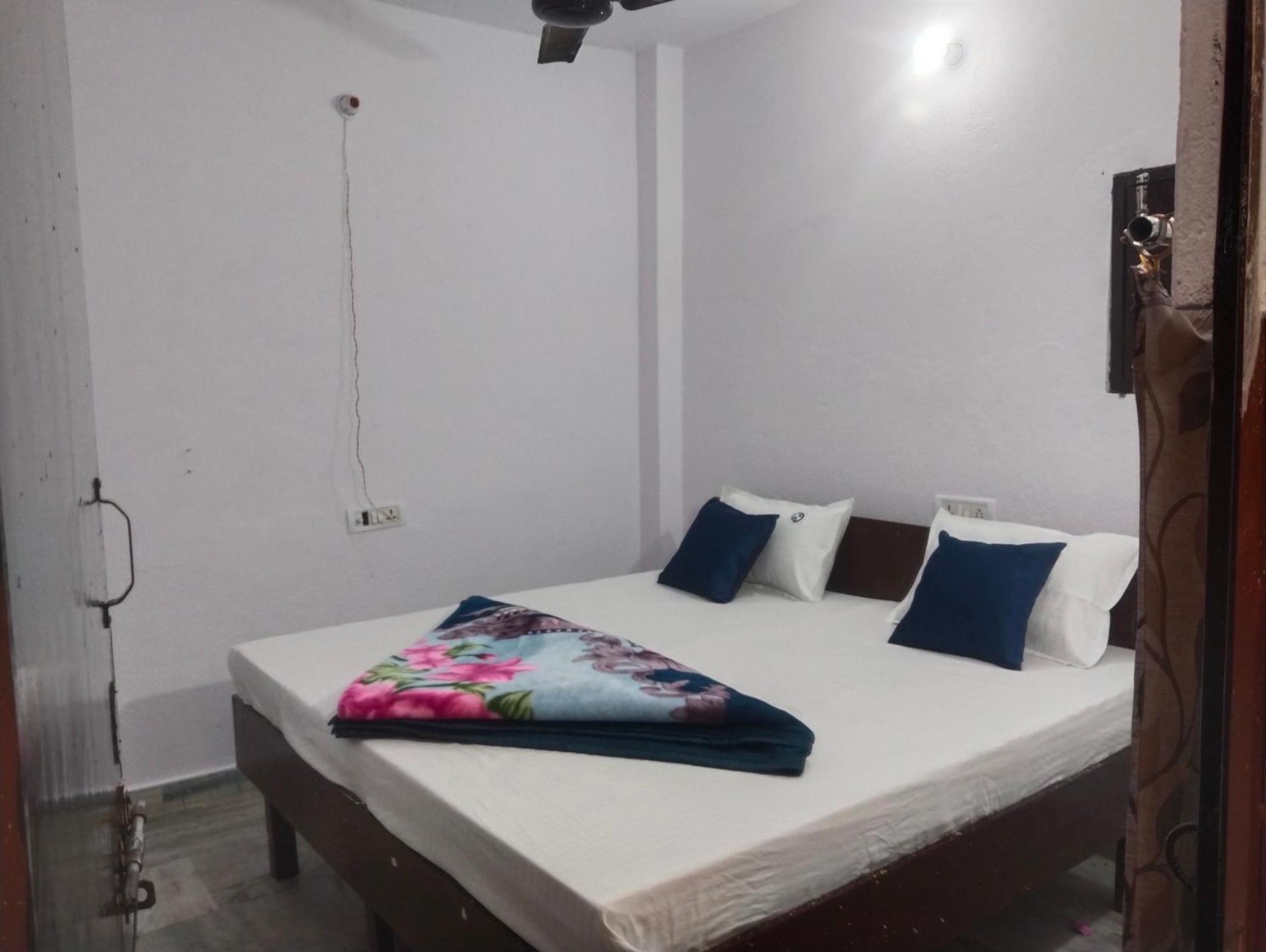 Rohit Paying Guest House Assi Ghat Varanasi Eksteriør bilde