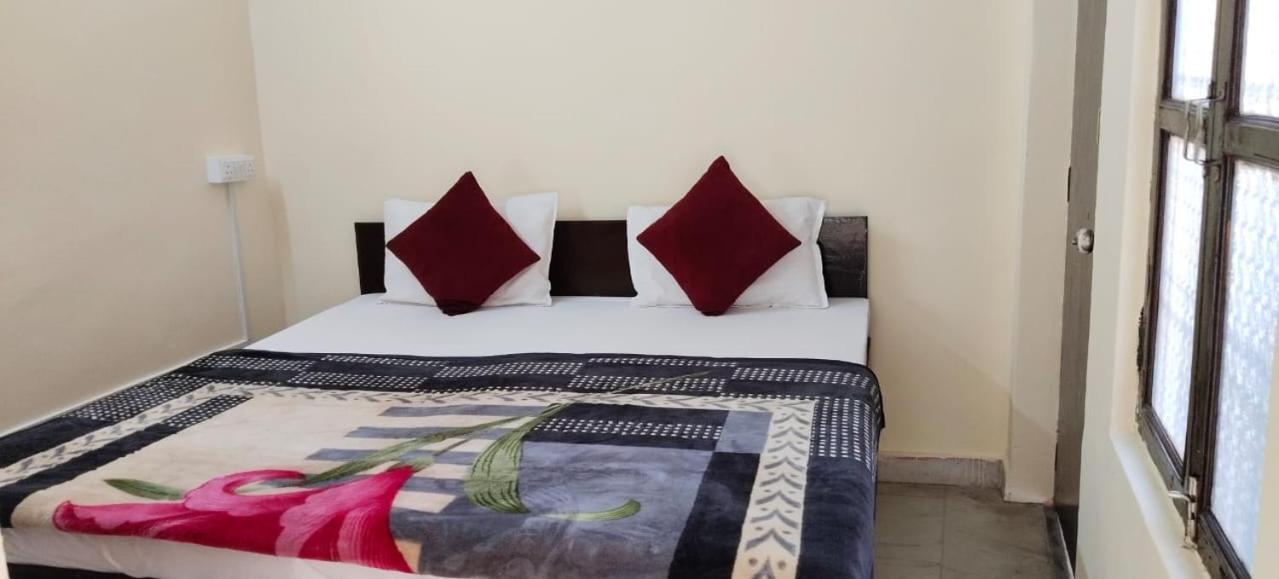 Rohit Paying Guest House Assi Ghat Varanasi Rom bilde