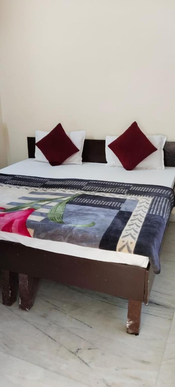Rohit Paying Guest House Assi Ghat Varanasi Rom bilde