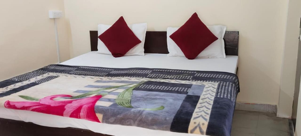 Rohit Paying Guest House Assi Ghat Varanasi Rom bilde